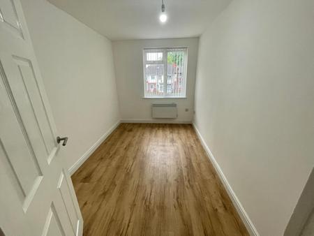 Flat Kingsbury Road in Birmingham