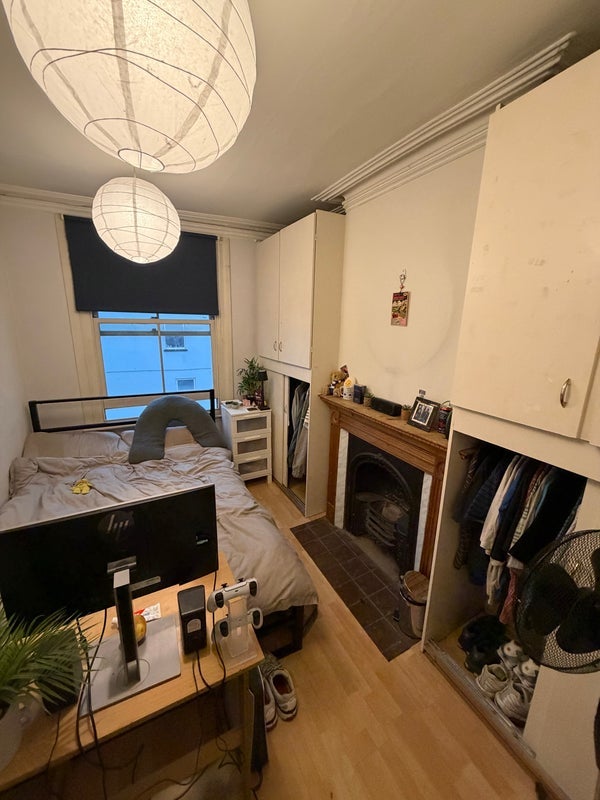 Room Latchmere Road in Greater London