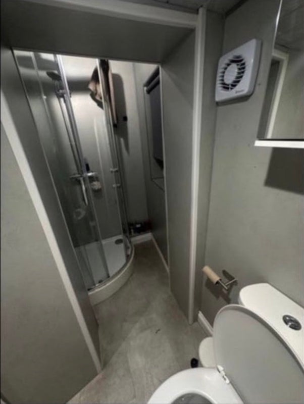 Room Latchmere Road in Greater London