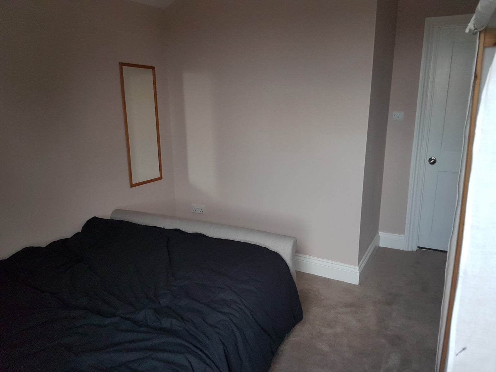 Room Nithdale Road in Greater London