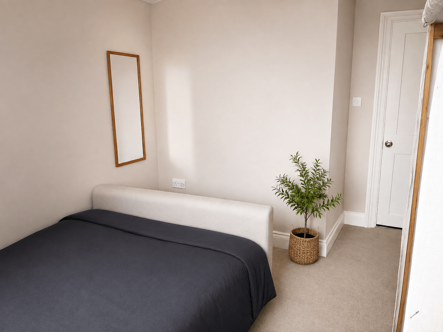 Room Nithdale Road in Greater London