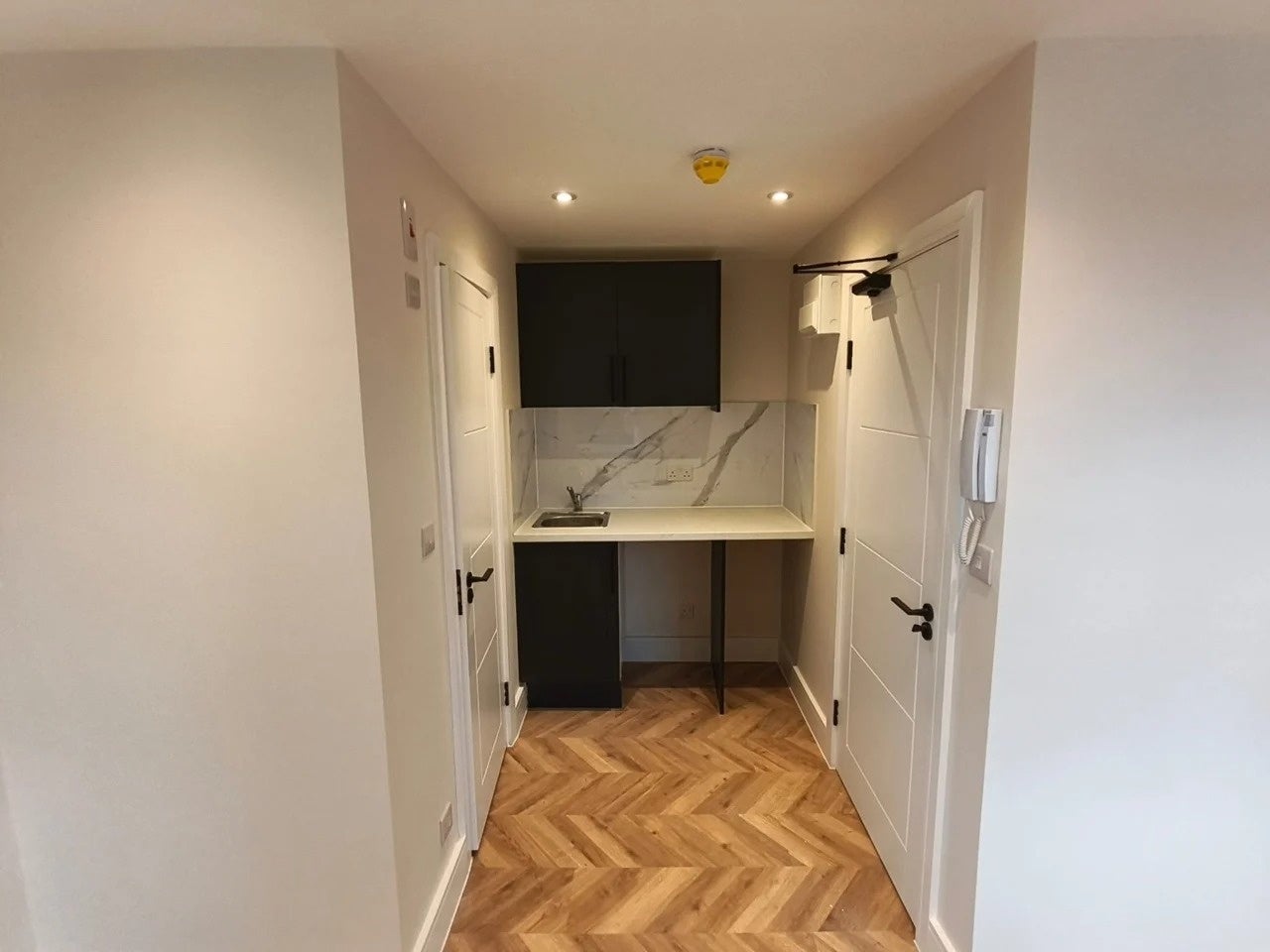 Flat Clive Road in Greater London