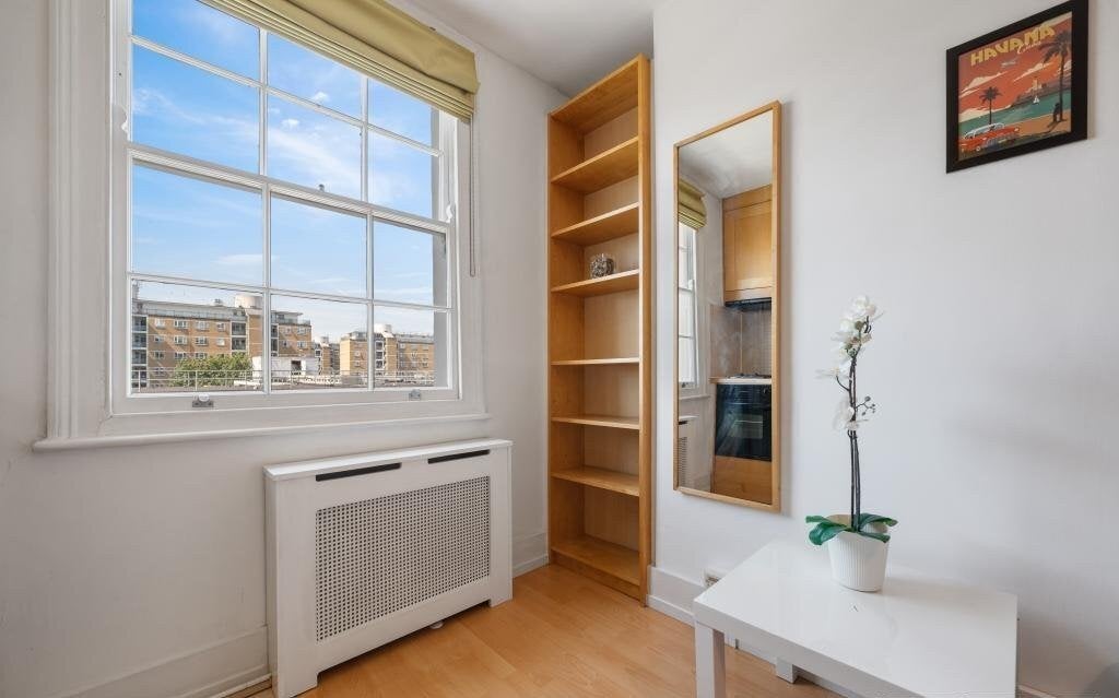 Flat Claverton Street in City of Westminster