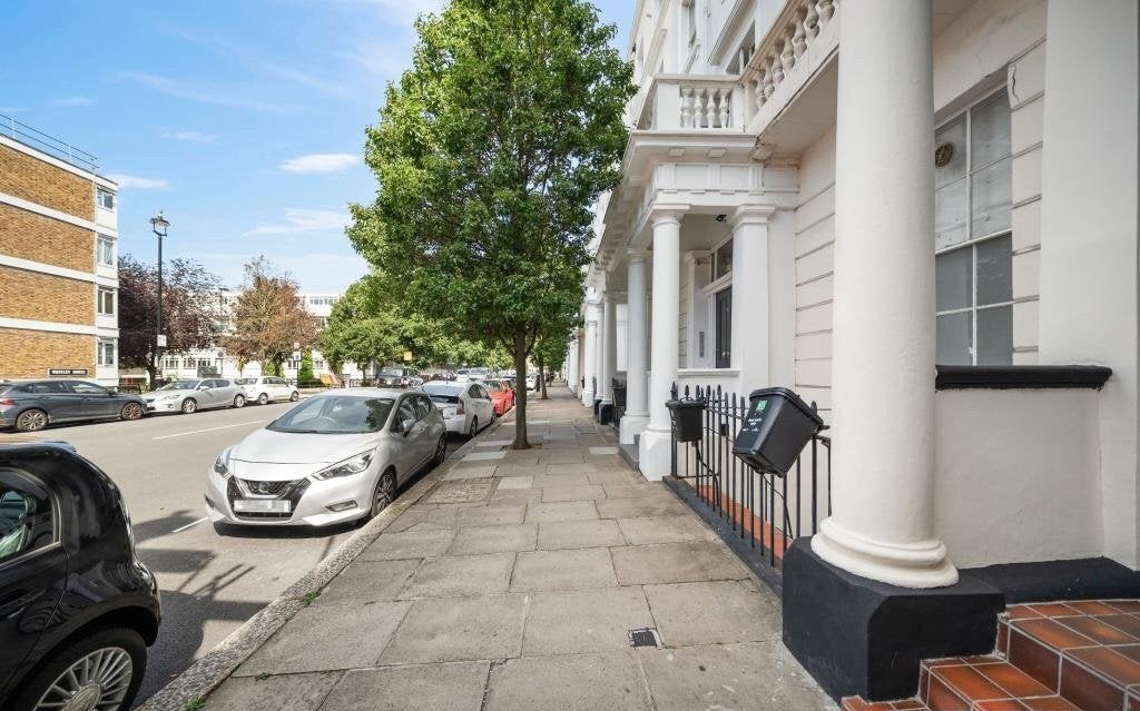 Flat Claverton Street in City of Westminster