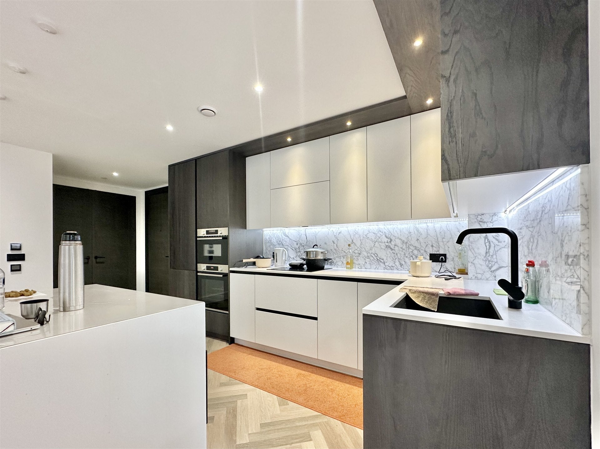 Flat Burrows Mews in London