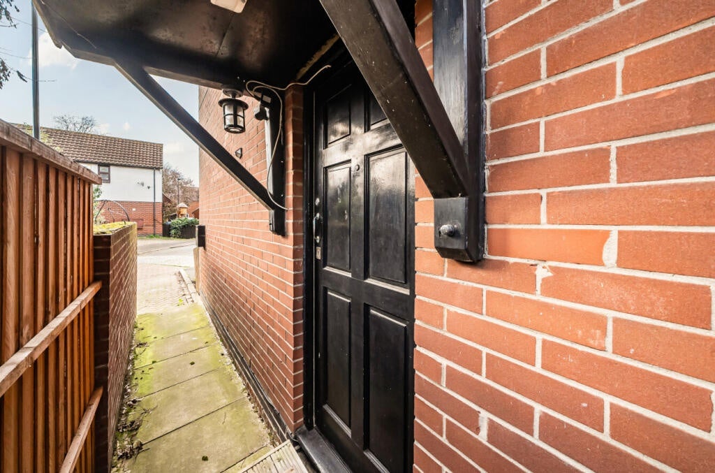 House Maplecroft Close in Greater London