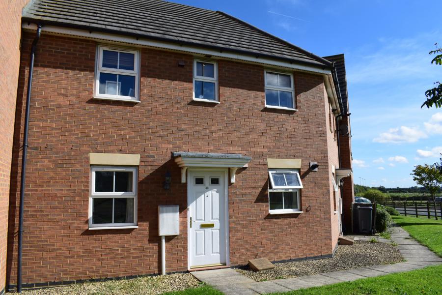 Flat Quinton Road in Quinton