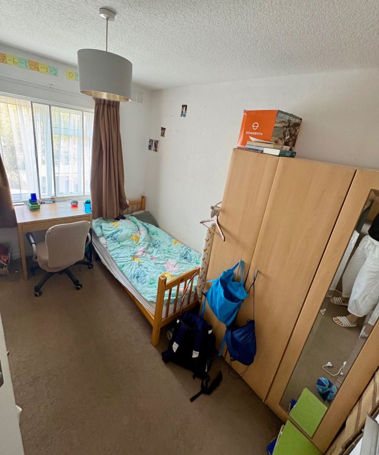 Flat Edgeworth Close in Greater London