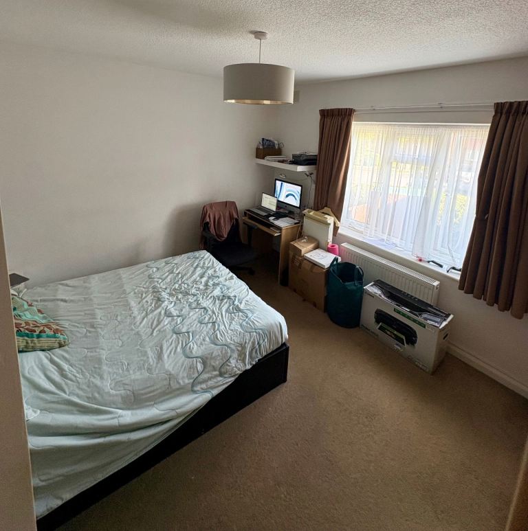 Flat Edgeworth Close in Greater London