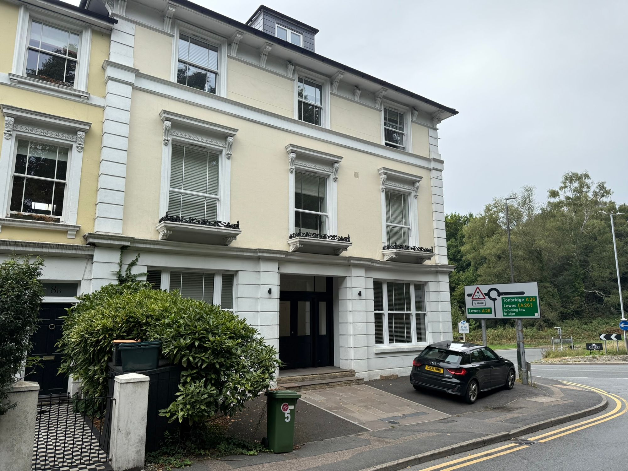 Flat Nevill Terrace in Tunbridge Wells