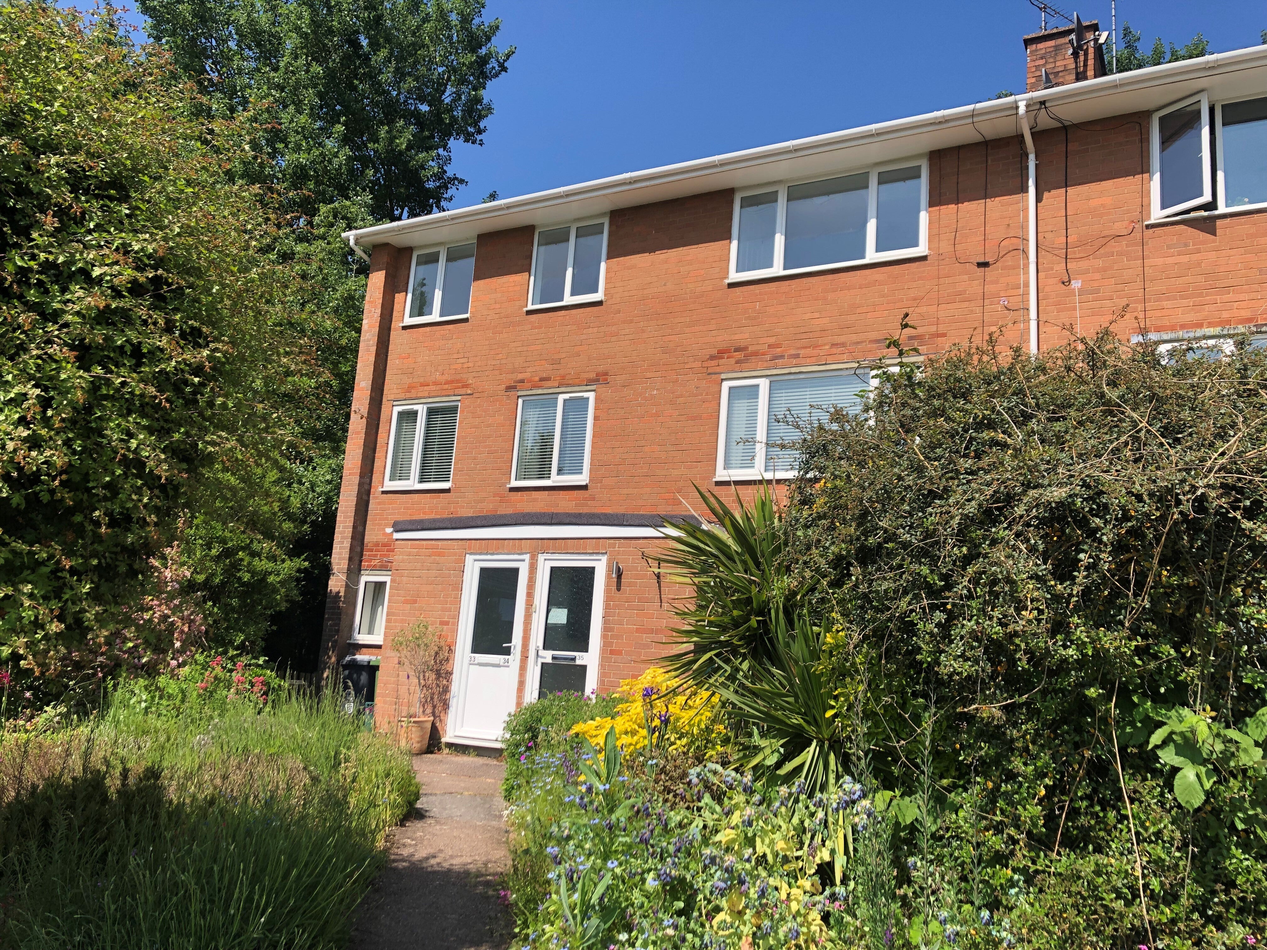 Flat Altamira in Exeter