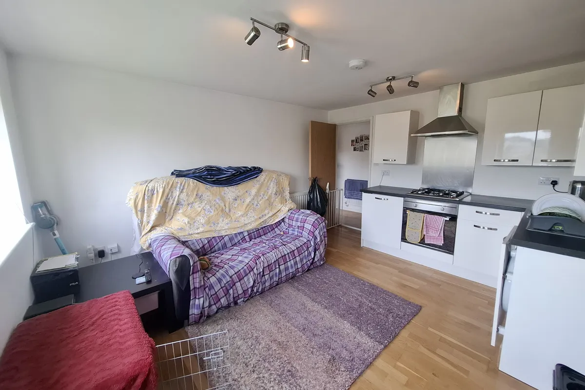Flat Adeyfield Road in Dacorum