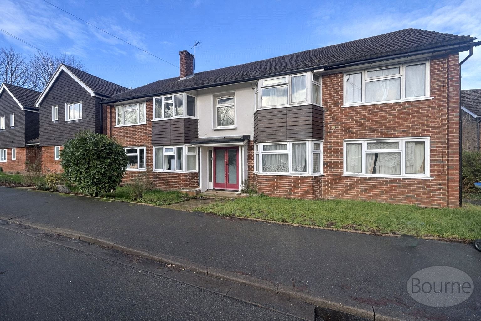 Flat Lyfield in Elmbridge