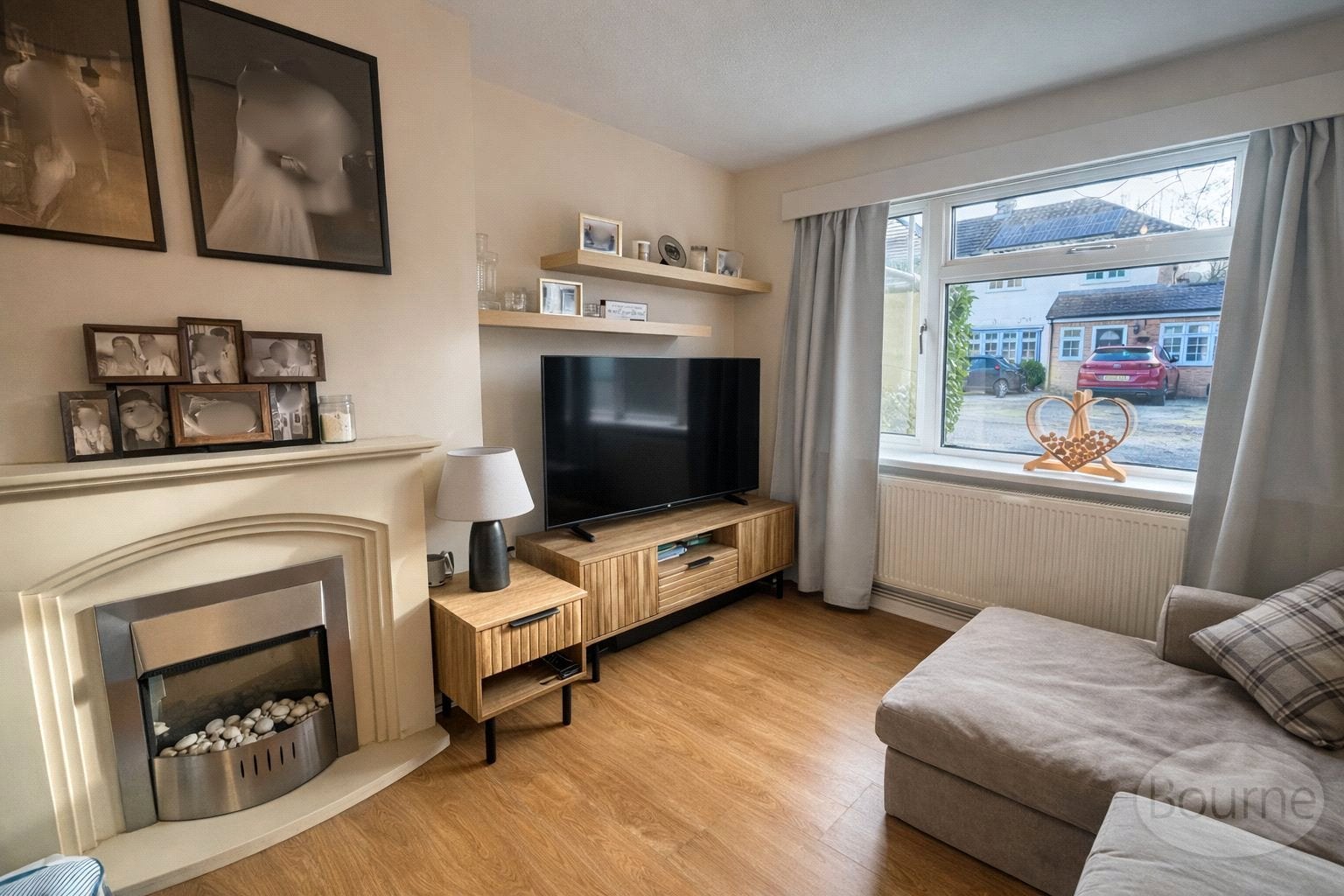 Flat Lyfield in Elmbridge