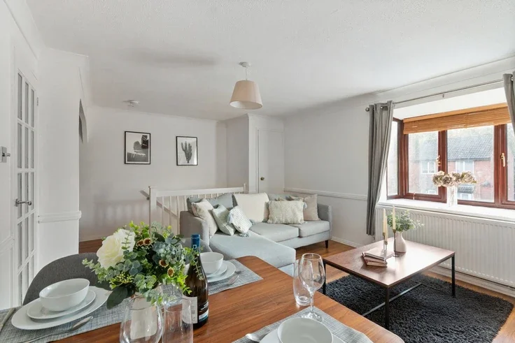 Flat Millstream Close in North Hertfordshire
