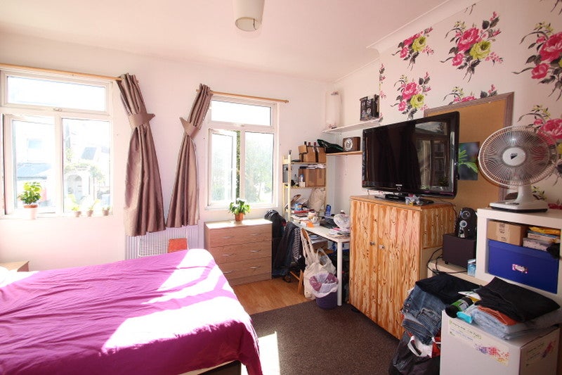 Room High Street in Greater London