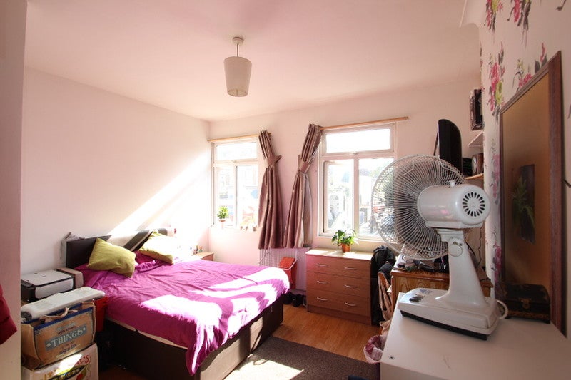 Room High Street in Greater London