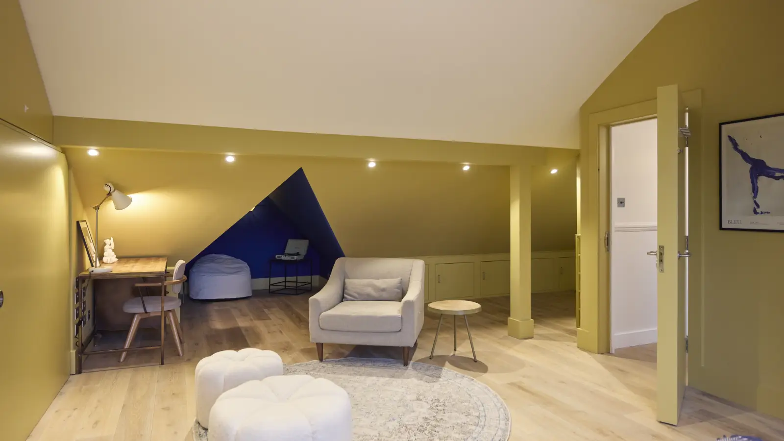 Flat Parham Way in Greater London