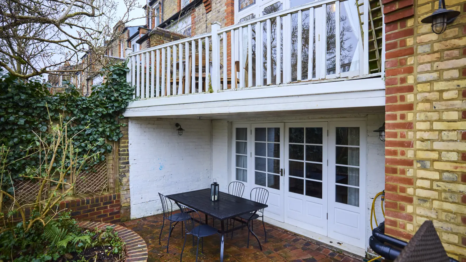 Flat Parham Way in Greater London