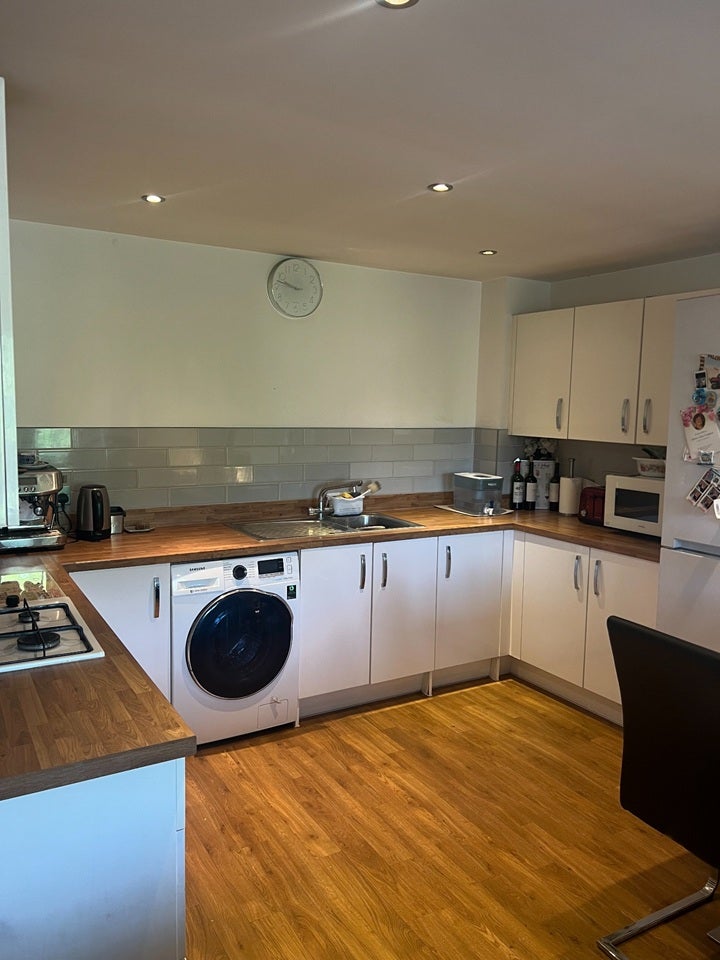 Room Dyson Drive in Greater London