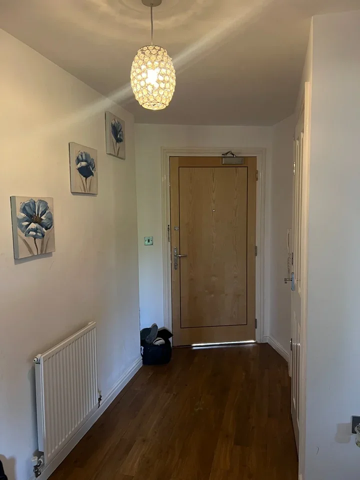 Room Dyson Drive in Greater London
