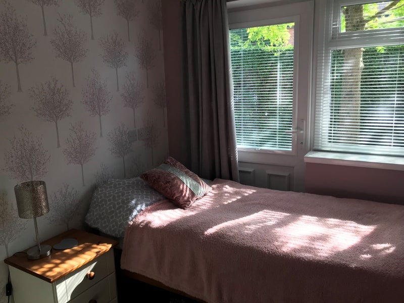 Room Manor Drive in North Tyneside
