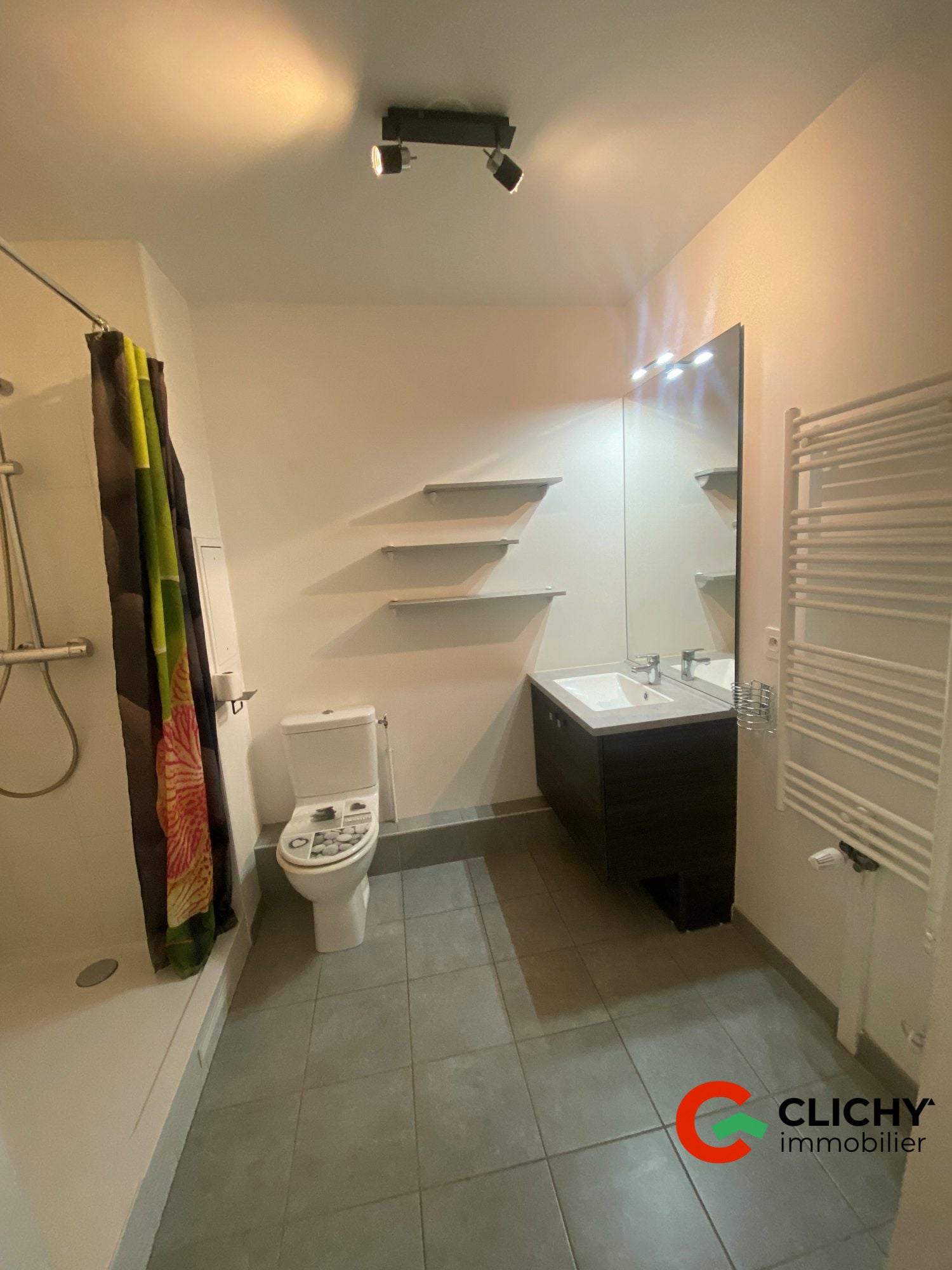 Flat Rue Valiton in Clichy