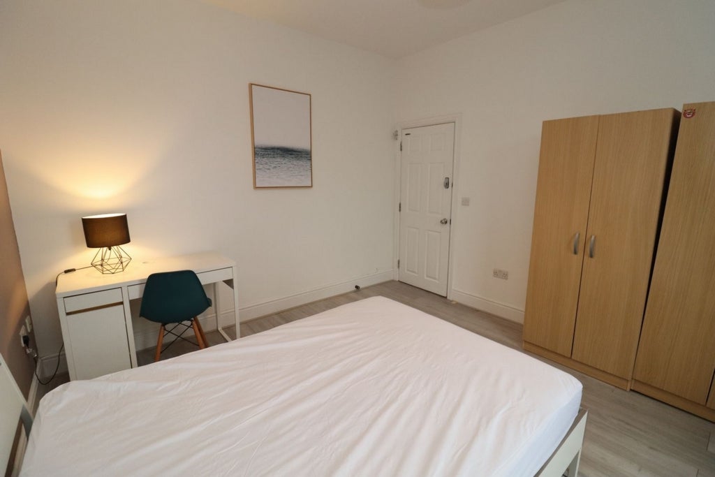 Room Globe Road in Greater London