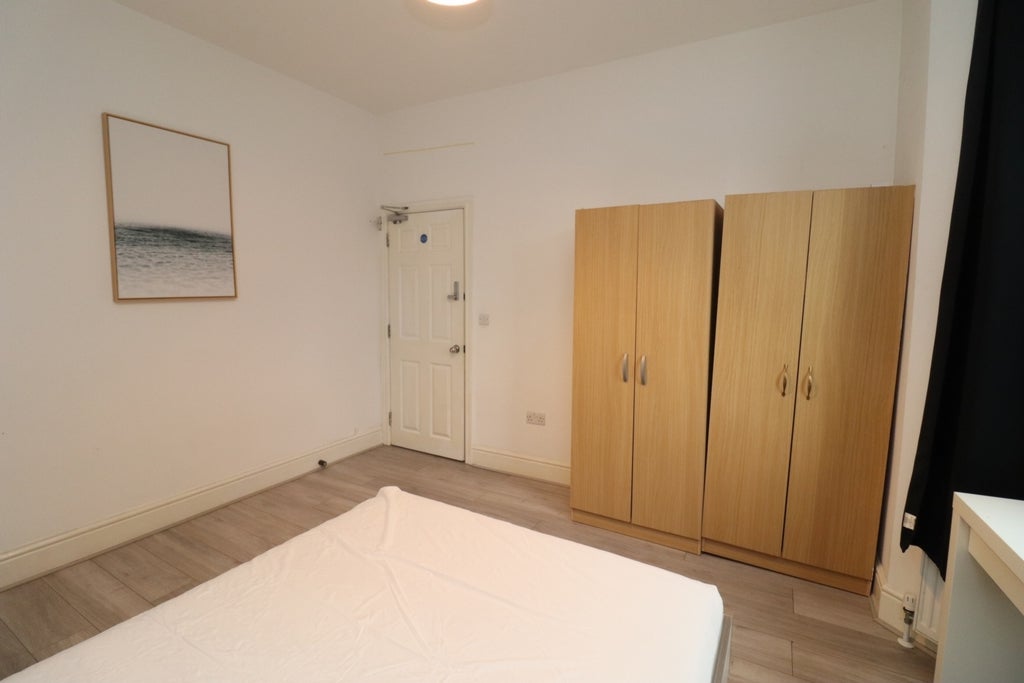 Room Globe Road in Greater London
