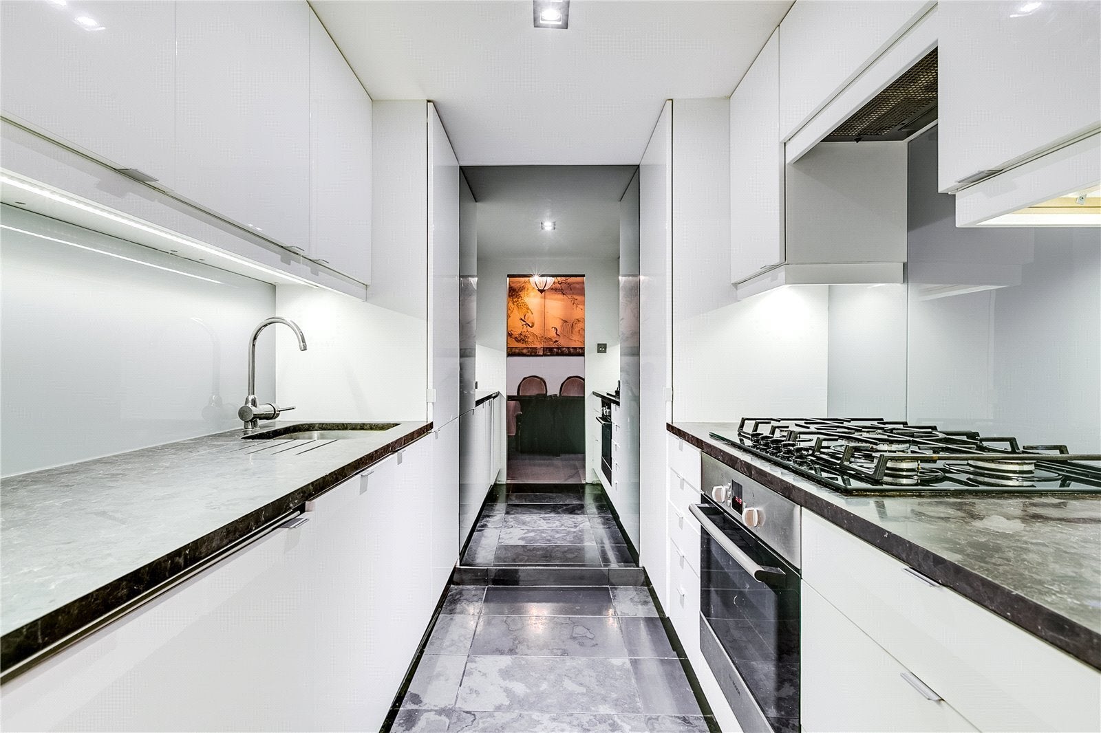 Flat Nevern Square in Greater London