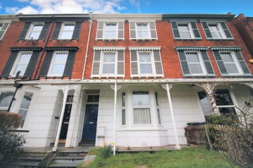 Flat Old Tiverton Road in Exeter