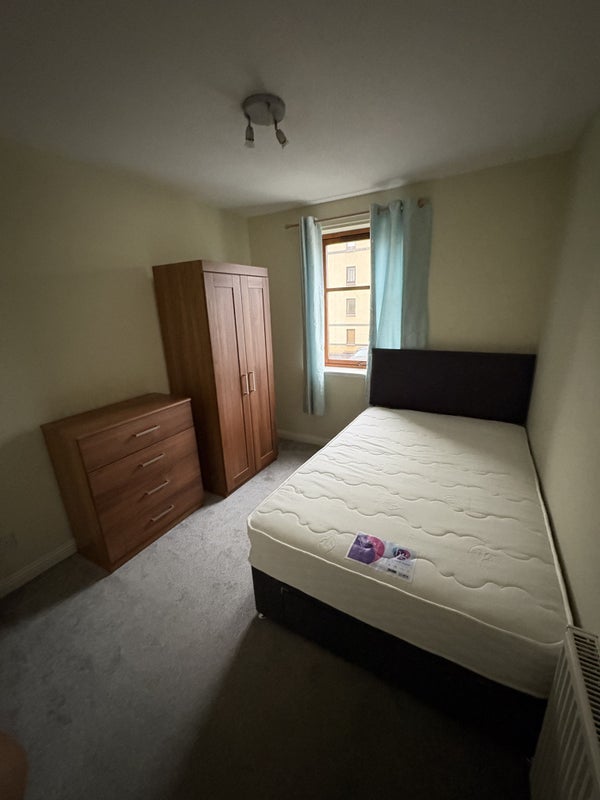 Room West Bryson Road in City of Edinburgh