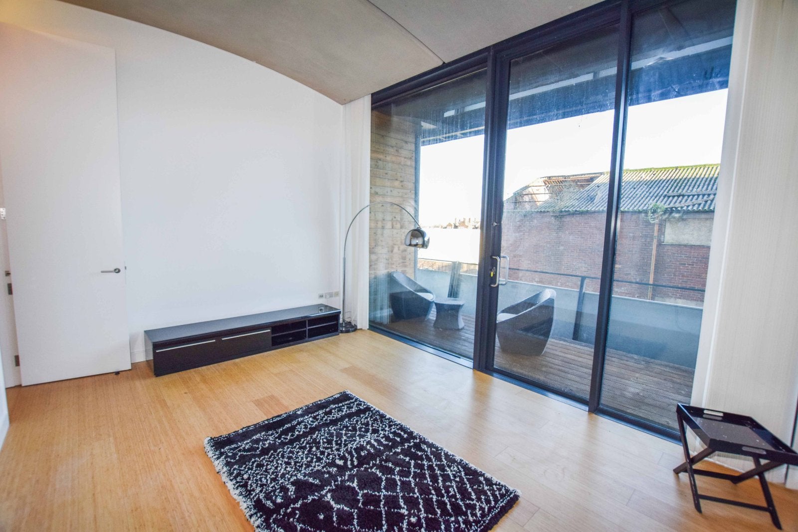 Flat Woodfield Road in Trafford