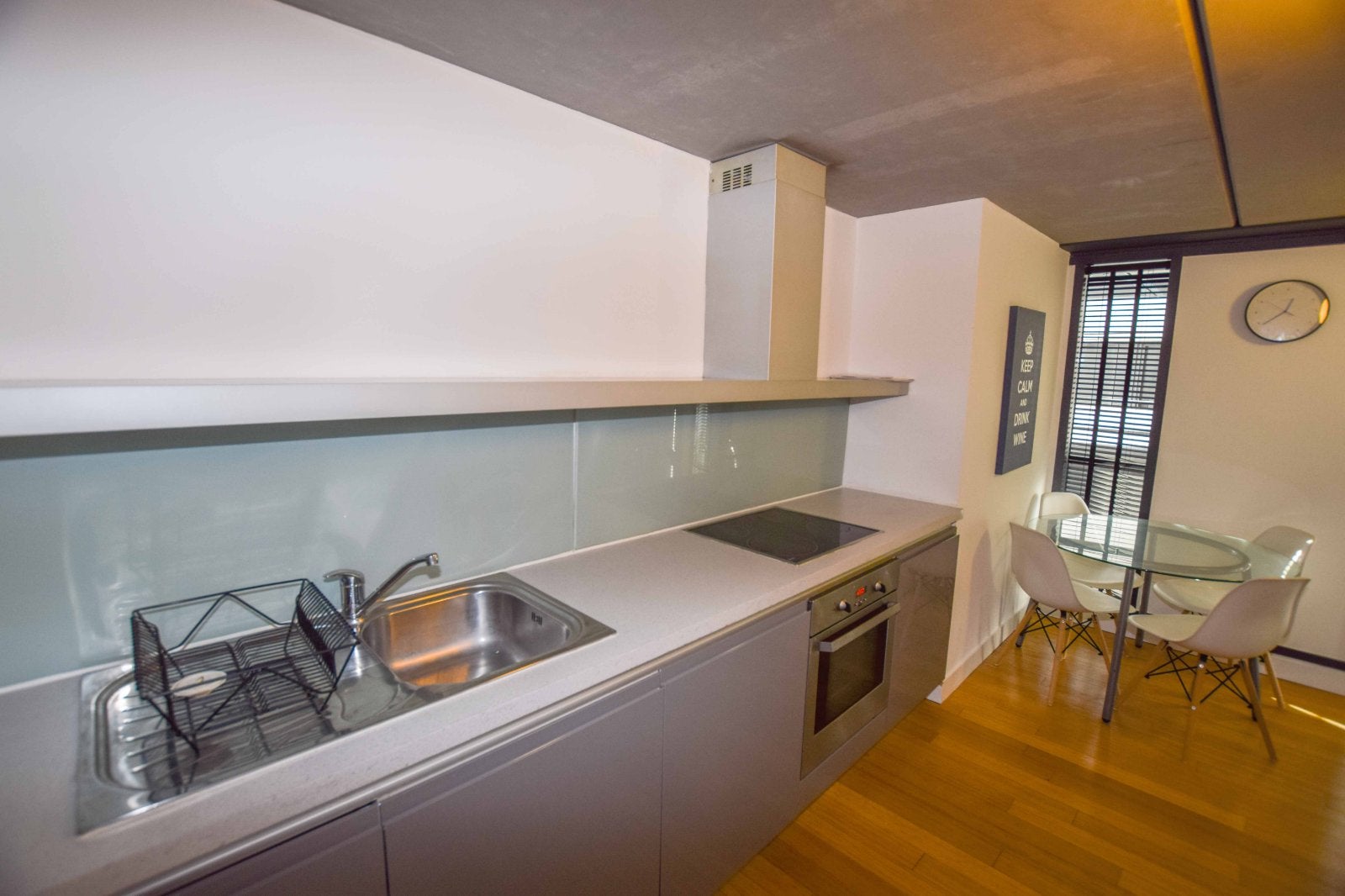 Flat Woodfield Road in Trafford