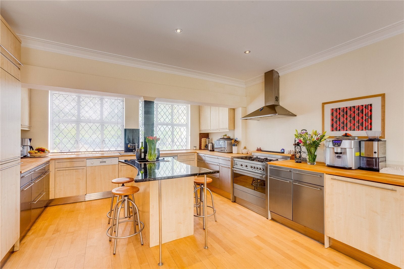 House Sutherland Grove in Greater London