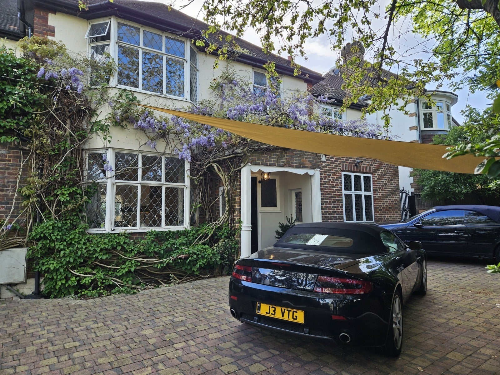 House Sutherland Grove in Greater London