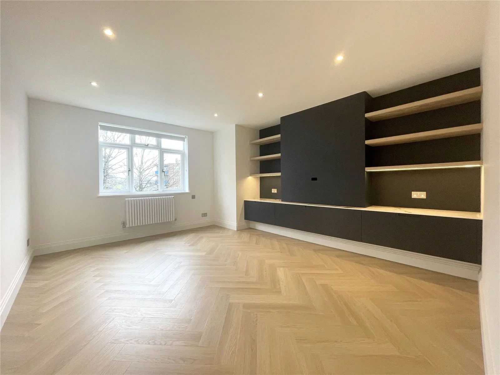 Flat Cranbrook Lane in Greater London