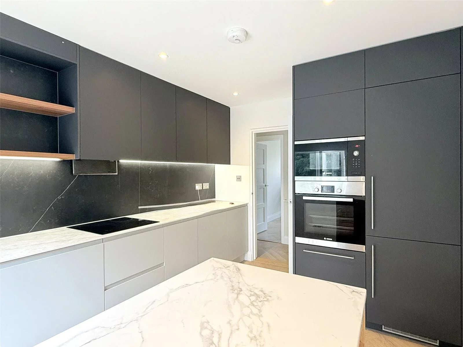 Flat Cranbrook Lane in Greater London
