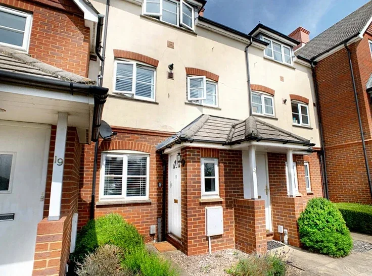 Flat Langborough Road in Wokingham