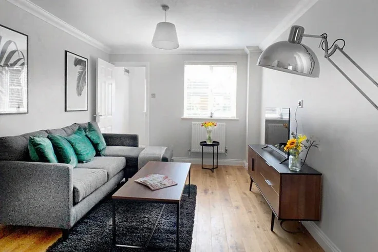 Flat Langborough Road in Wokingham