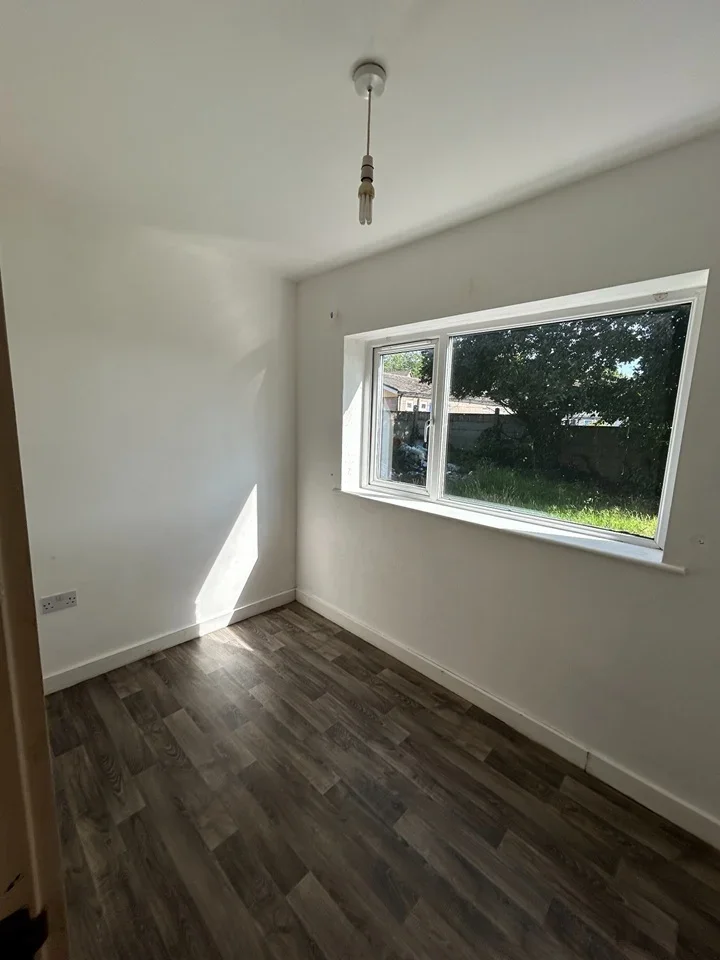 Flat Burnham Avenue in Cardiff