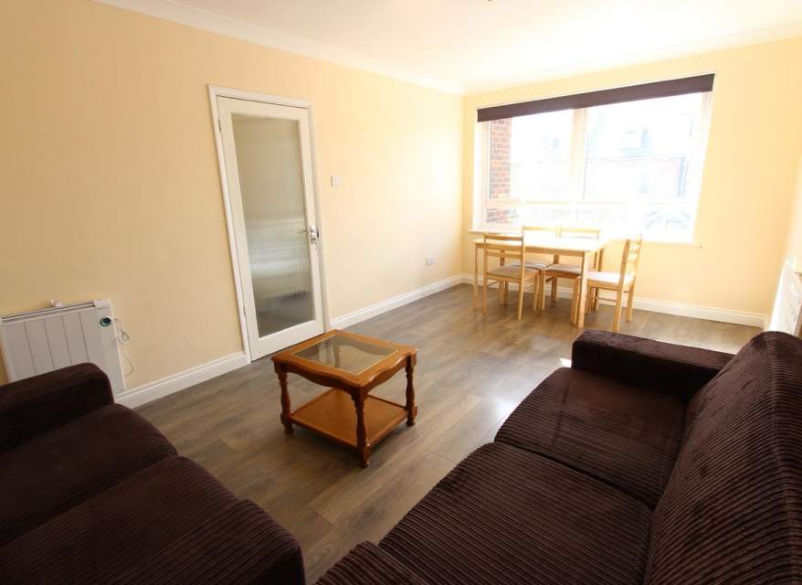 Flat Friern Park in Greater London
