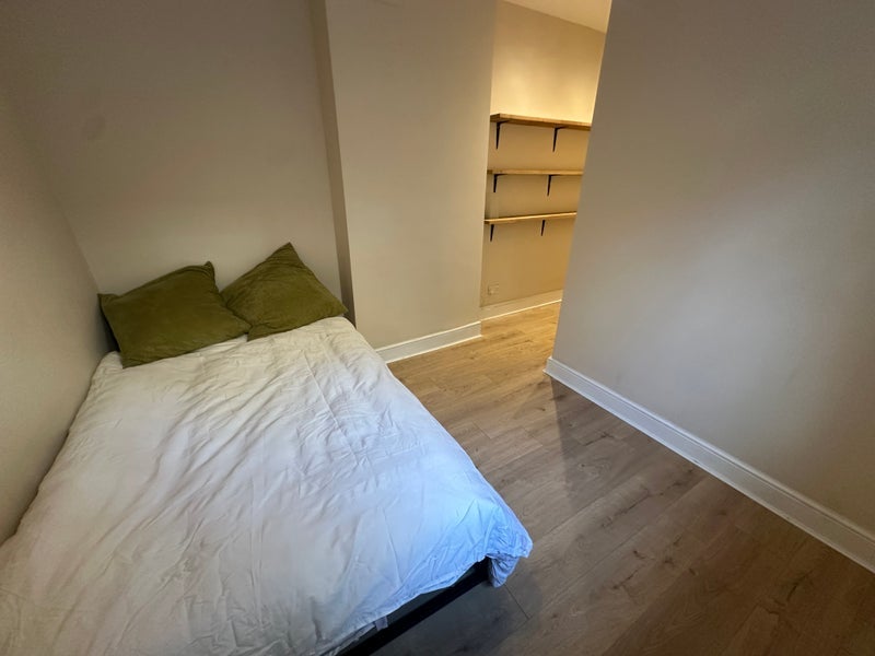 Room Earlham Grove in Greater London