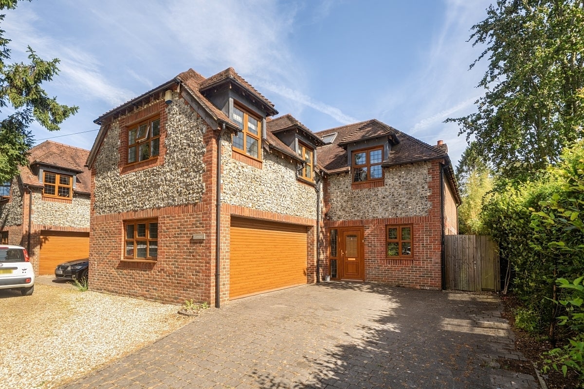 House Meadow Rise in Winchester