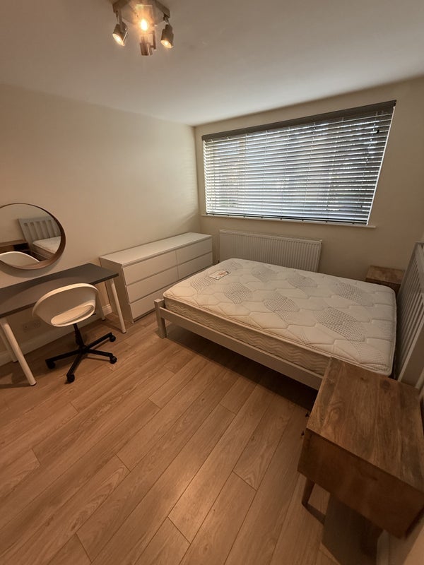 Room Sandford Road in Nottingham