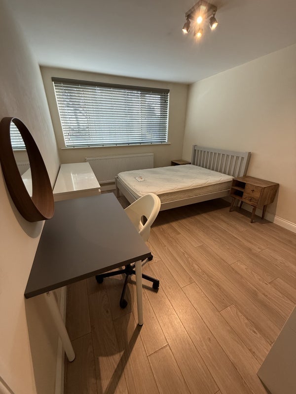 Room Sandford Road in Nottingham