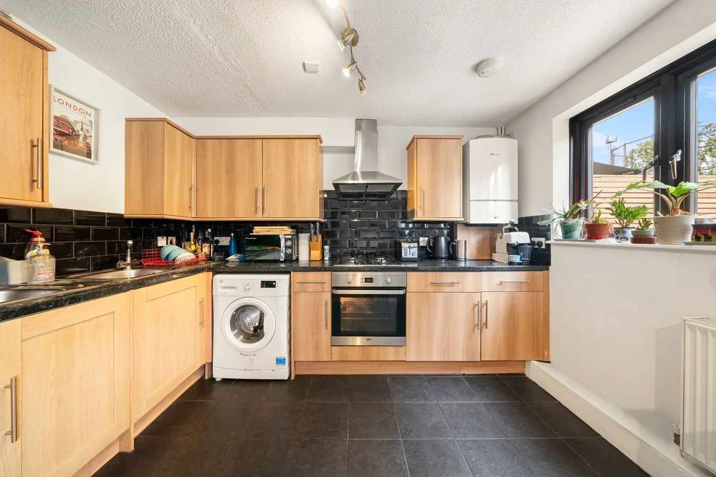 Room Rotherhithe Street in Greater London