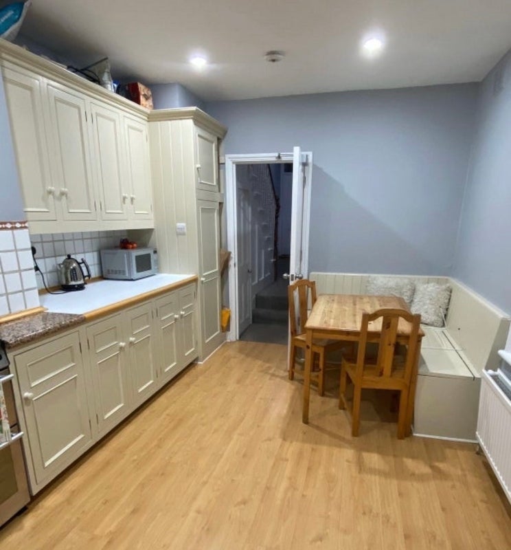 Room Fontarabia Road in Greater London