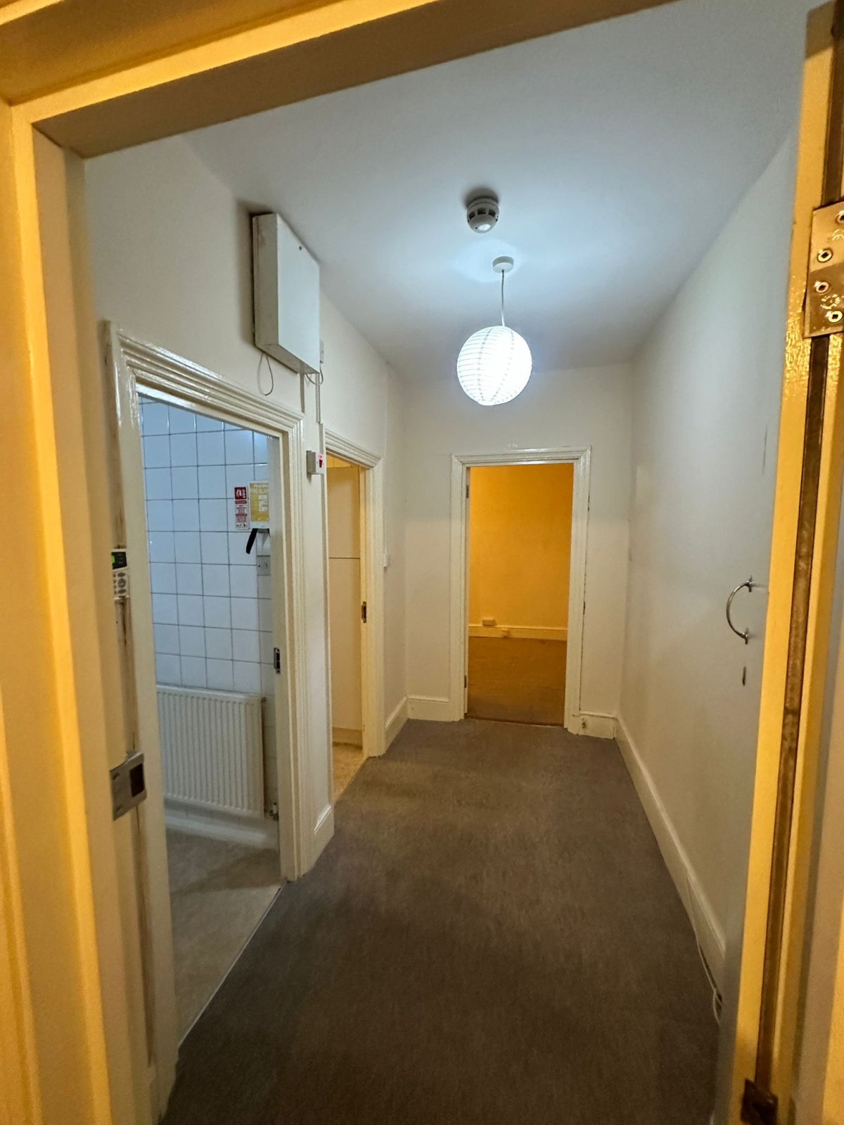 Flat Bartle Avenue in Greater London