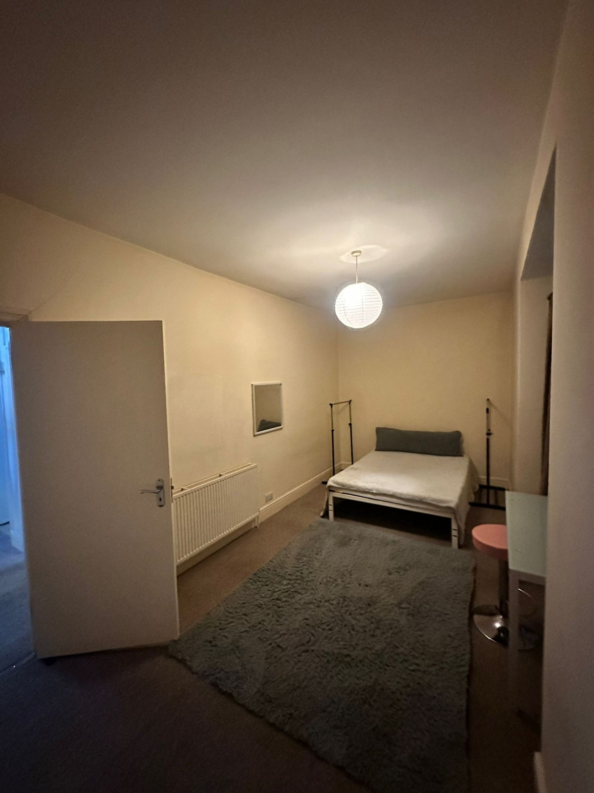 Flat Bartle Avenue in Greater London